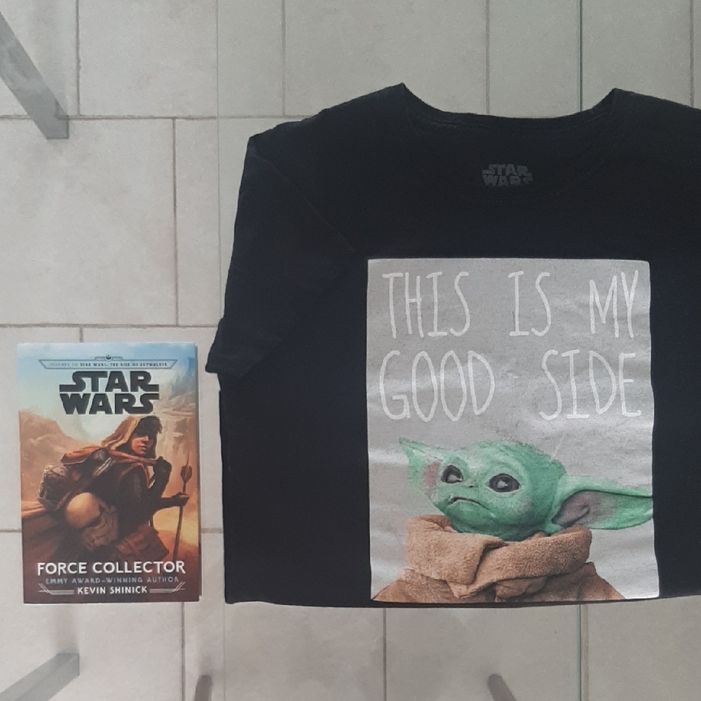 Star🛸Wars BNDLE Force Collection BOOK+Tee with Green Baby Yoda Design